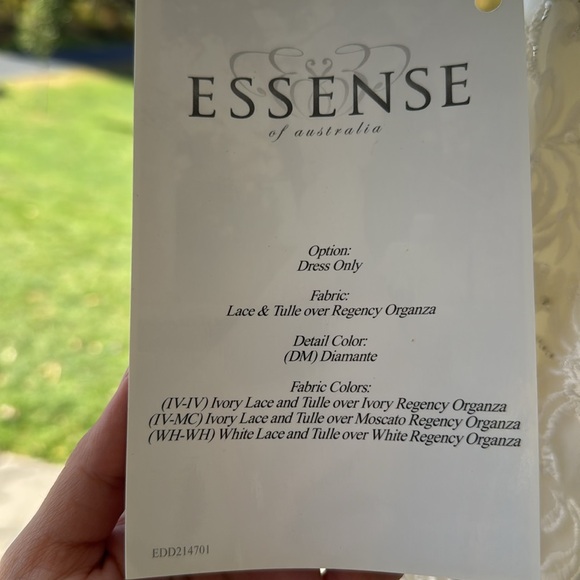 Essence of Australia wedding gown - Picture 4 of 4